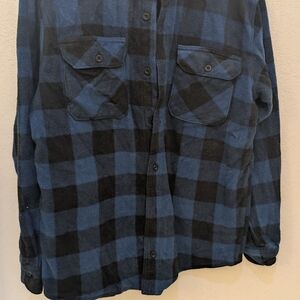 Wrangler Blue and Black Soft Button Down Collared Shirt Mens Size Medium